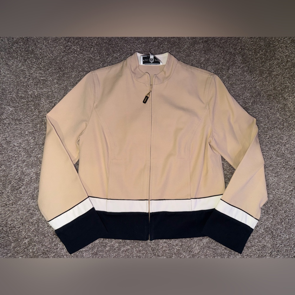 St. John Sport Cream and Black Zip-Up Jacket